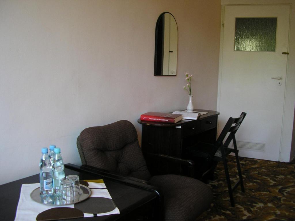 Irss Osrodek Szkoleniowy Hotel Białobrzegi Habitación foto