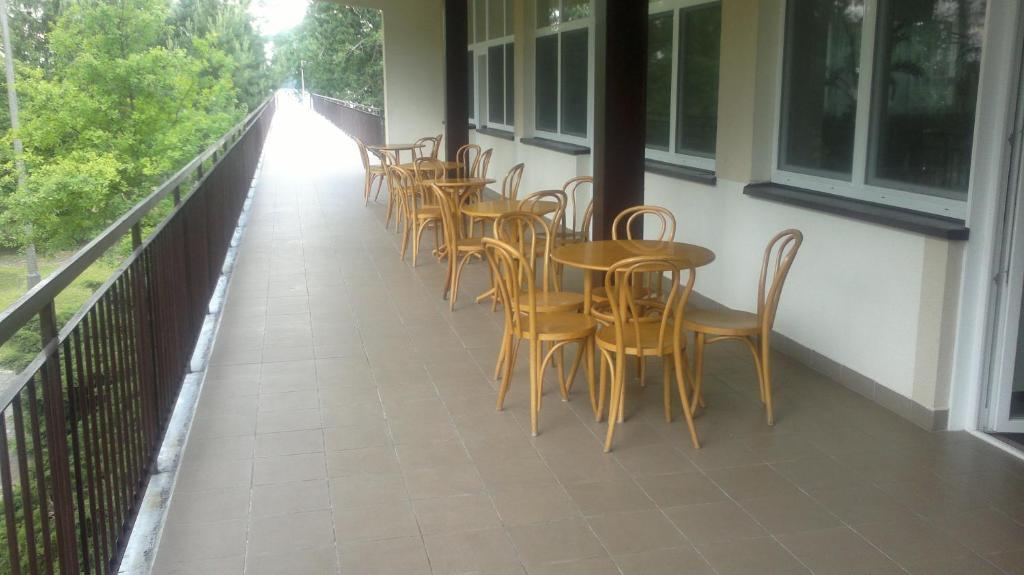 Irss Osrodek Szkoleniowy Hotel Białobrzegi Exterior foto