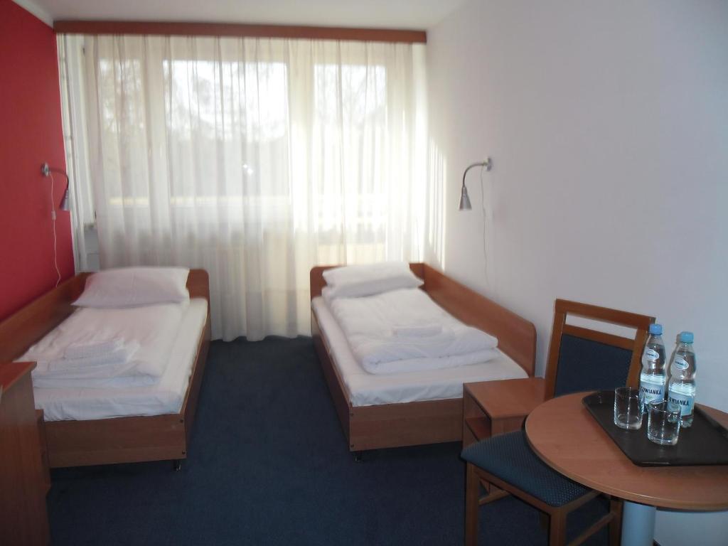 Irss Osrodek Szkoleniowy Hotel Białobrzegi Exterior foto