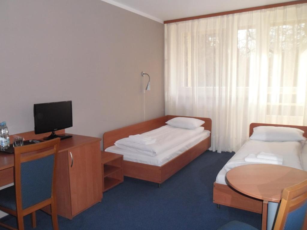 Irss Osrodek Szkoleniowy Hotel Białobrzegi Exterior foto