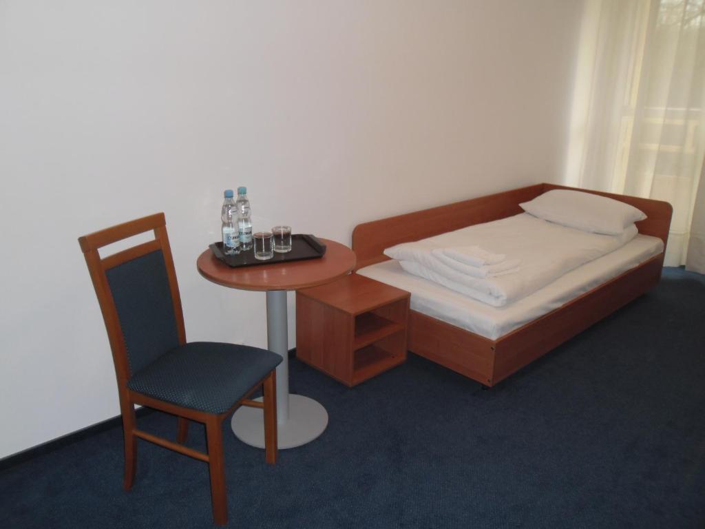 Irss Osrodek Szkoleniowy Hotel Białobrzegi Exterior foto