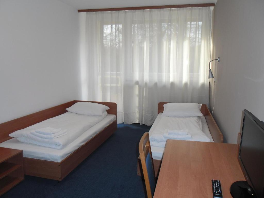 Irss Osrodek Szkoleniowy Hotel Białobrzegi Exterior foto
